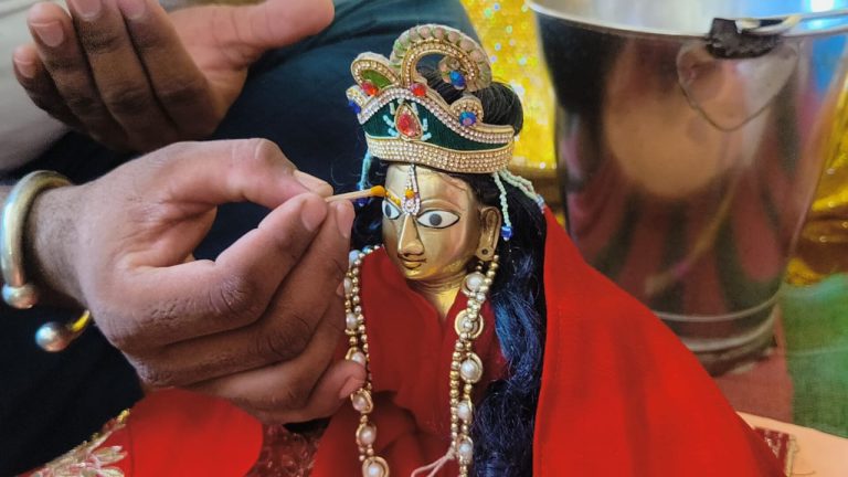 Charbhujanath's attractive makeup done on Nirjala Ekadashi