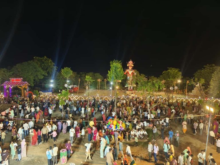 बाड़ी माता तीर्थ धाम पर महिषासुर का दहन