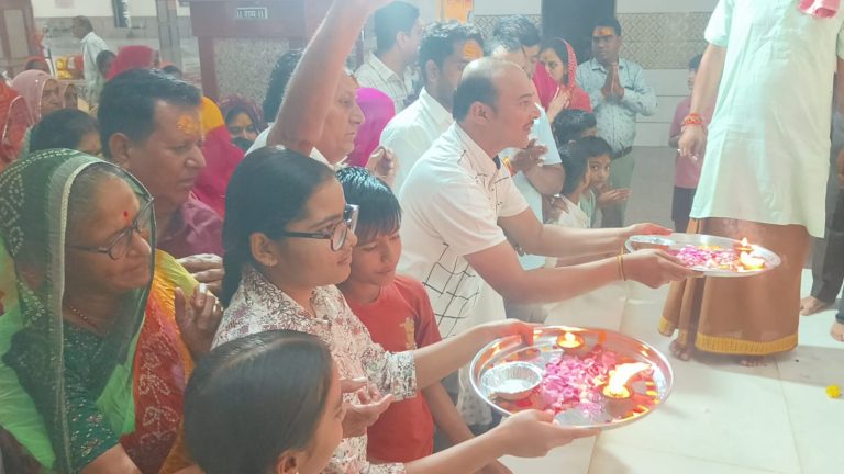 Om Namah Shivaya , Har Har Mahadev chants echoed